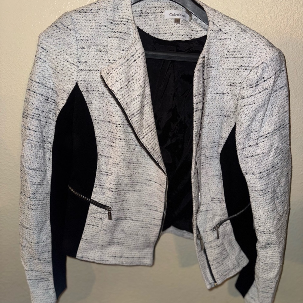 Calvin Klein Women's Textured Black and White Blazer